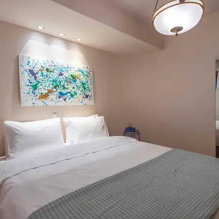 Luxurious Property In Panorama, *